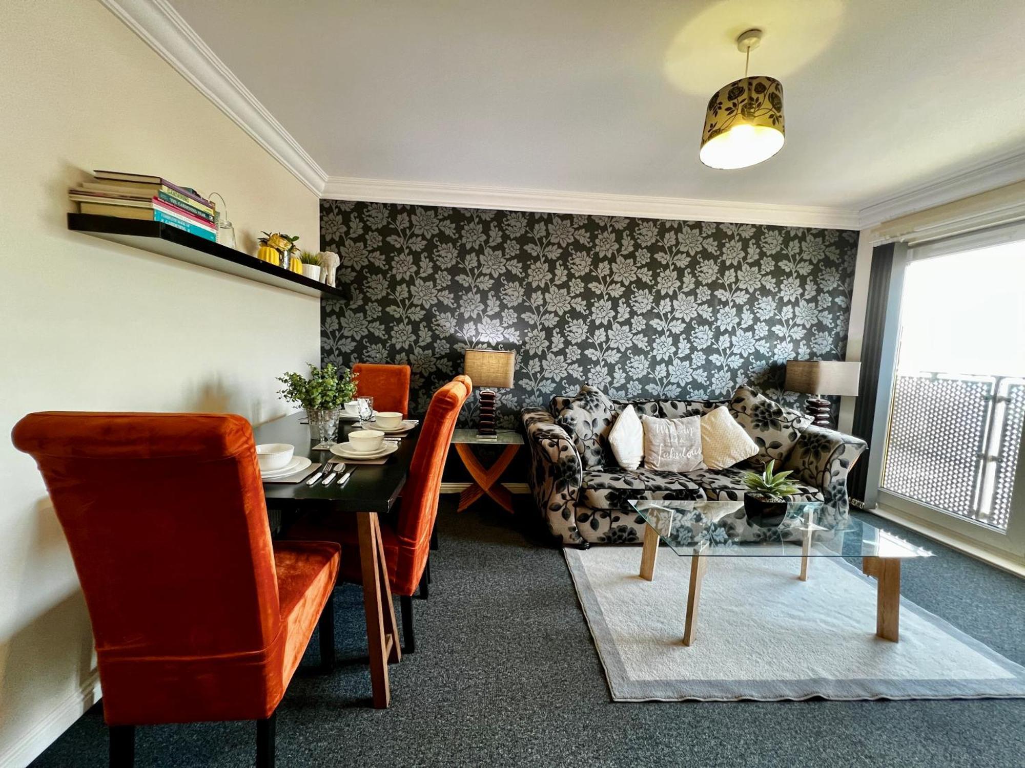 Appartamento Stylish Modern Flat With Juliet Balcony & Parking Glasgow Esterno foto