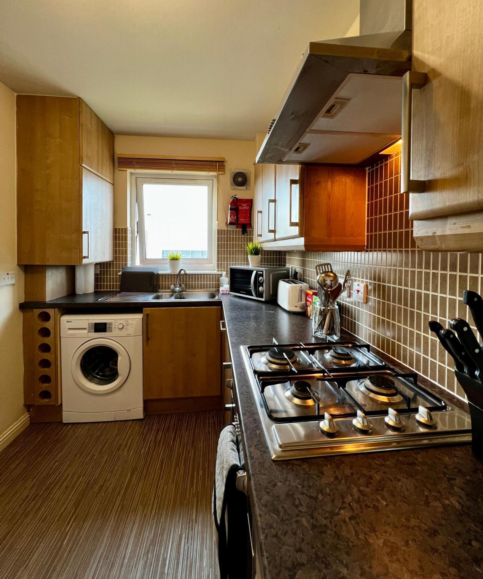 Appartamento Stylish Modern Flat With Juliet Balcony & Parking Glasgow Esterno foto